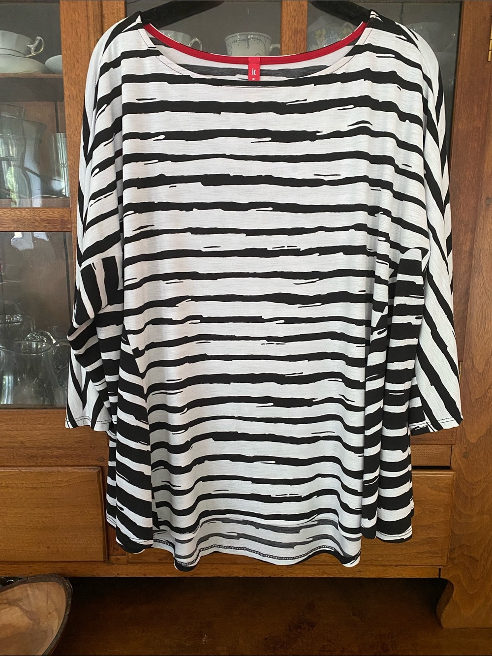 IC by Connie black & gray-white wavy striped 3/4 sleeve top L
